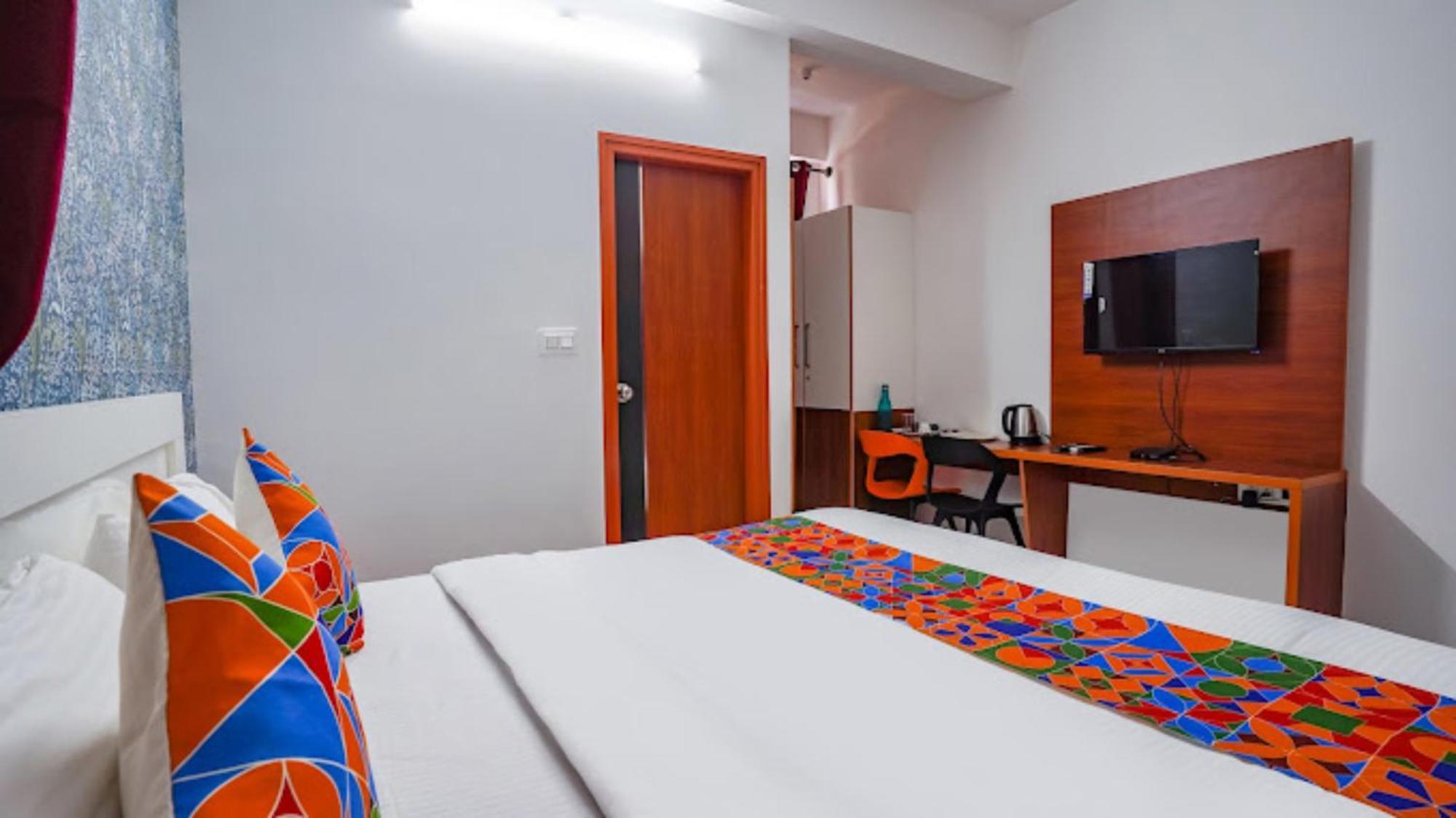 Hotel Royal Platinum Bengaluru Zewnętrze zdjęcie